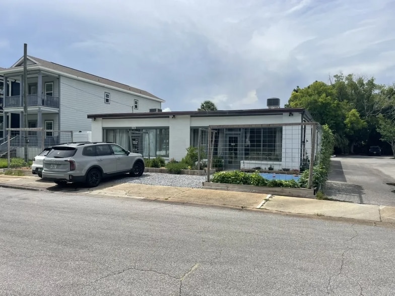 More Photos Of 214 Intendencia St, Pensacola Restaurant For Lease