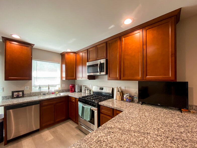 More Photos Of 575-579 Racquet Way, Diamond Springs Apartments For Sale