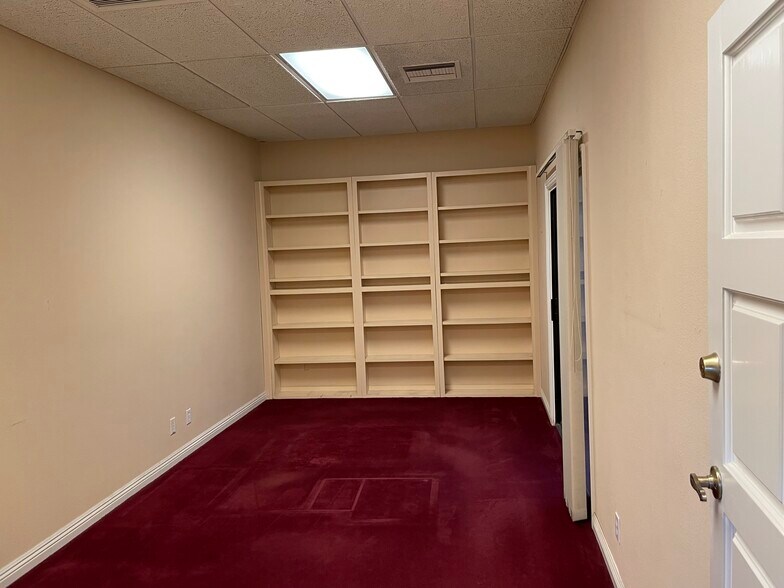 More Photos Of 71650 Sahara Rd, Rancho Mirage Office For Lease