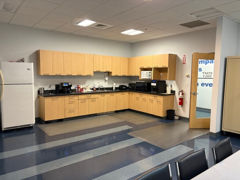 More Photos Of 5 Dan Rd, Canton Manufacturing For Lease