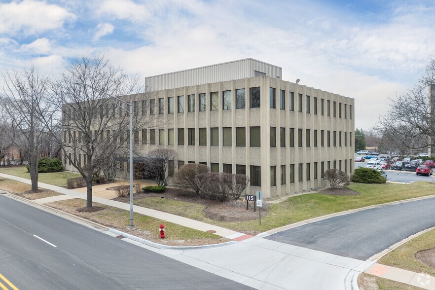 More Photos Of 115 S Wilke Rd, Arlington Heights Medical For Lease