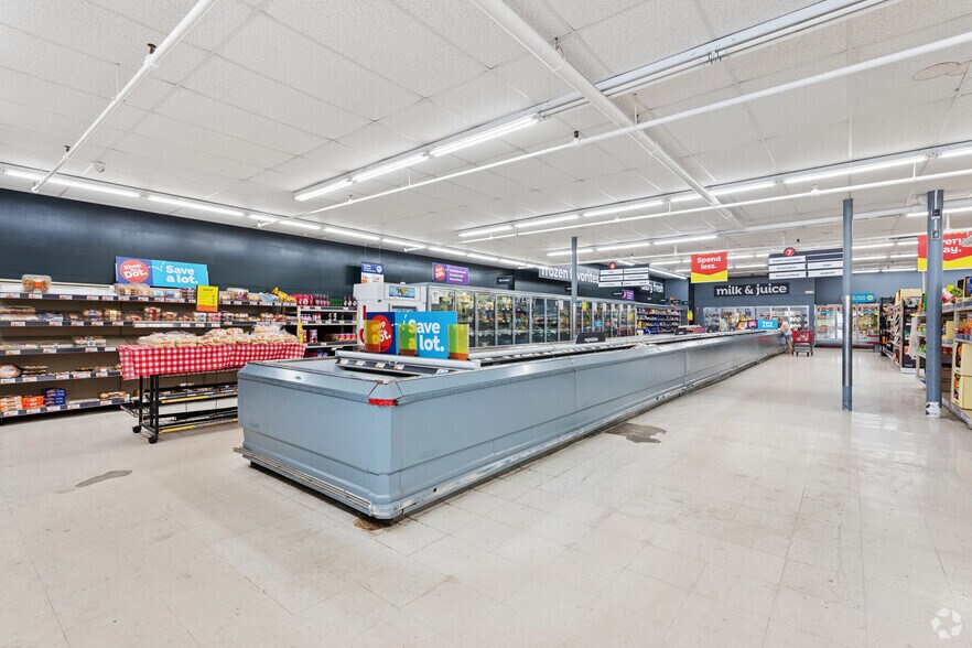 More Photos Of 3640 Delaware Ave, Tonawanda Supermarket For Sale
