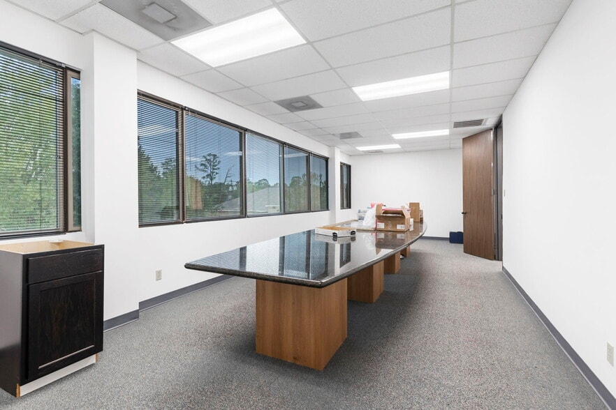 More Photos Of 17510 Red Oak Dr, Houston Office For Sale
