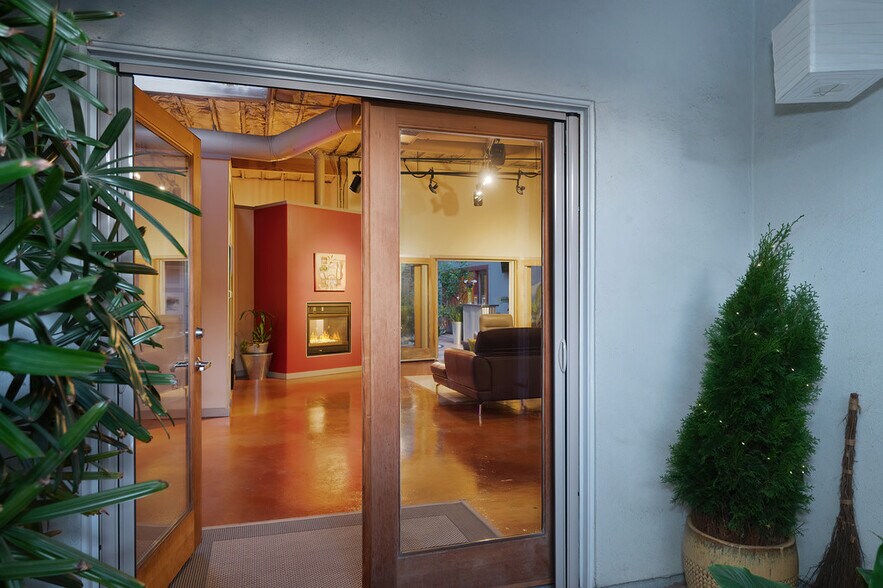 More Photos Of 2101 28th St, Sacramento Warehouse For Sale