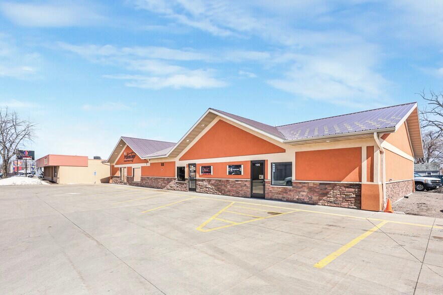 More Photos Of 20 S 32nd Ave S, Saint Cloud Office For Sale