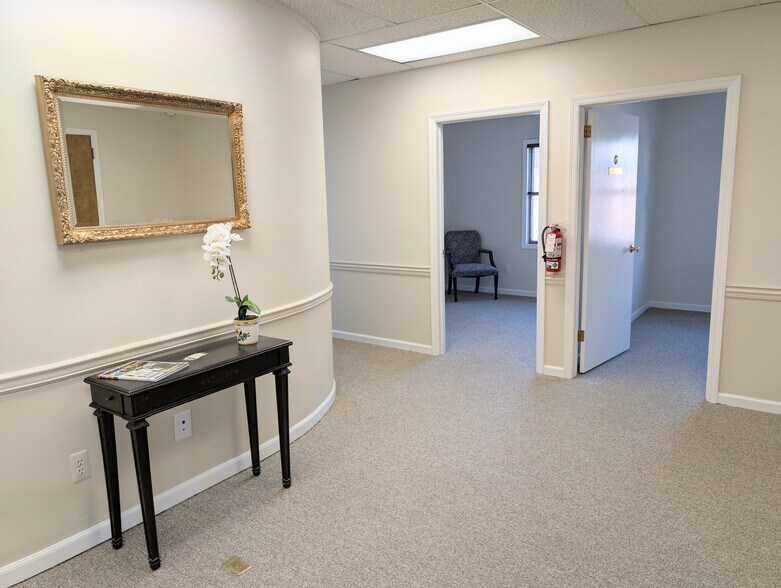 More Photos Of 530 E Main St, Chester Medical For Sale