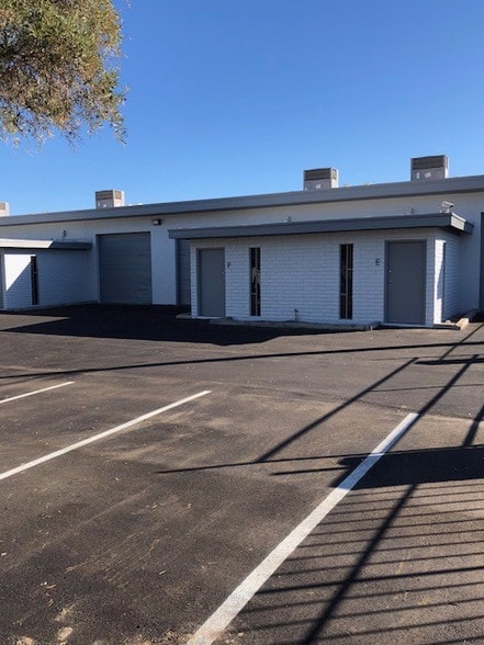 More Photos Of 1930 W Durango St, Phoenix Distribution For Lease
