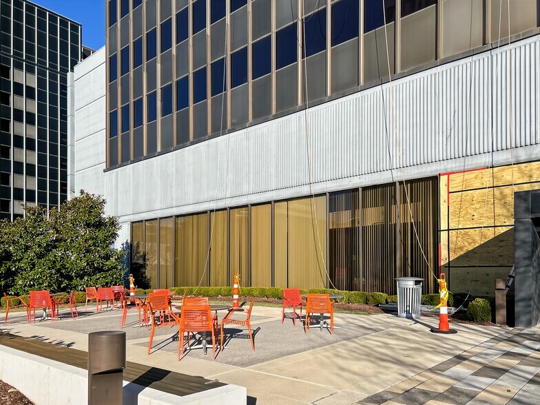 More Photos Of 7777 Bonhomme Ave, Clayton Coworking Space