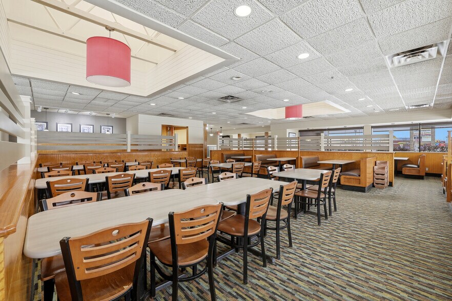 More Photos Of 143 Division St, Stevens Point Restaurant For Sale