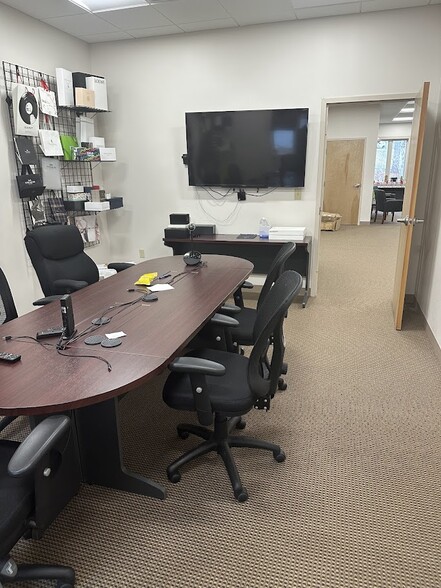 More Photos Of 32 Artisan Ct, Gilford Light Distribution For Lease