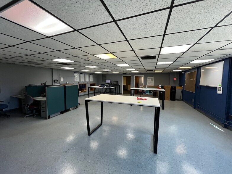 More Photos Of 36 Country Club Ln, Belmont Distribution For Sale