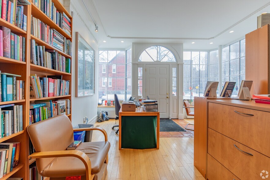 Primary Photo Of 386 Huron St, Toronto Storefront Retail Office For Lease