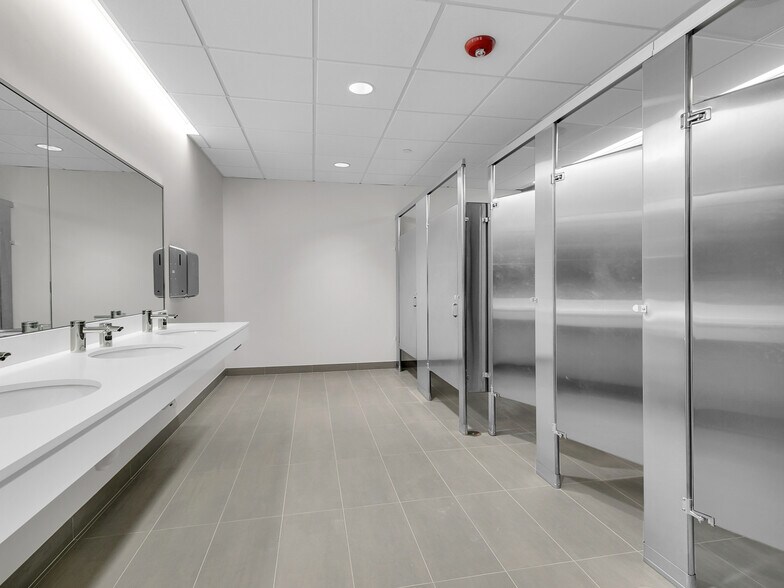 More Photos Of 95 Billerica Ave, Billerica Light Manufacturing For Lease