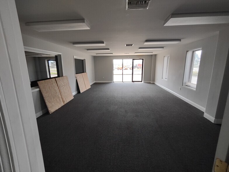 More Photos Of 9381 Hard Dr, Foley Warehouse For Lease