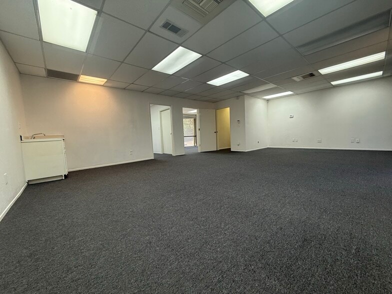 More Photos Of 5637 N Pershing Ave, Stockton Medical For Lease