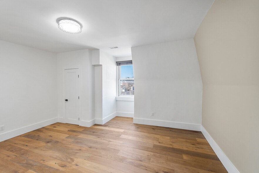 More Photos Of 1935 Spruce St, Philadelphia Apartments For Sale