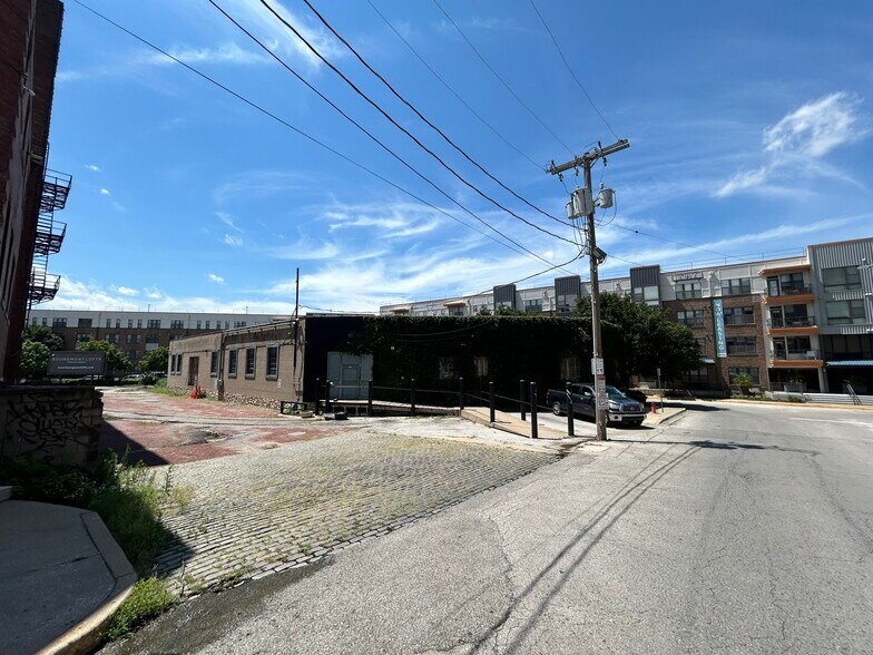More Photos Of 200 Wyandotte St, Kansas City Storefront Retail Office For Sale