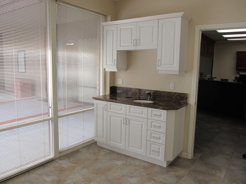 More Photos Of 1616 E 4th St, Santa Ana Office For Sale