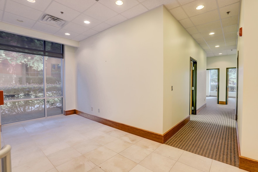 More Photos Of 2470 Daniells Bridge Rd, Athens Office For Lease