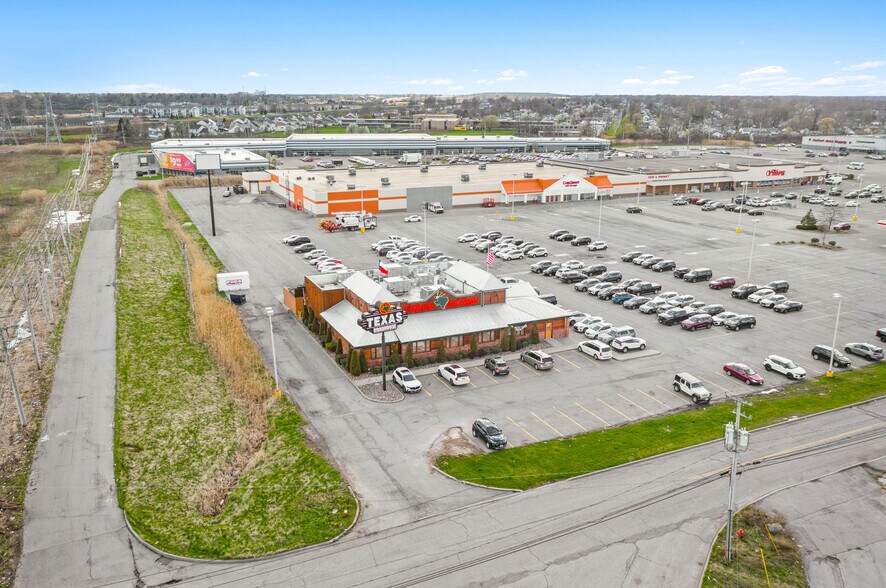 More Photos Of 900 Young St, Tonawanda Restaurant For Sale