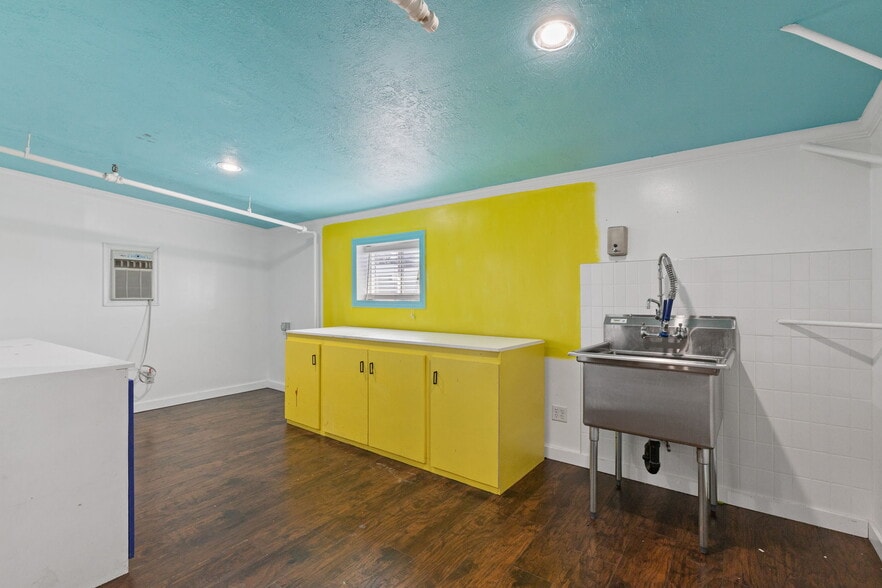 More Photos Of 7095 W 3500 S, Salt Lake City Service For Sale