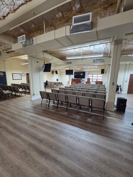 More Photos Of 501 Sumner St, Honolulu Warehouse For Lease