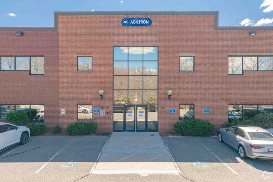 More Photos Of 15 Presidential Way, Woburn Light Distribution For Lease