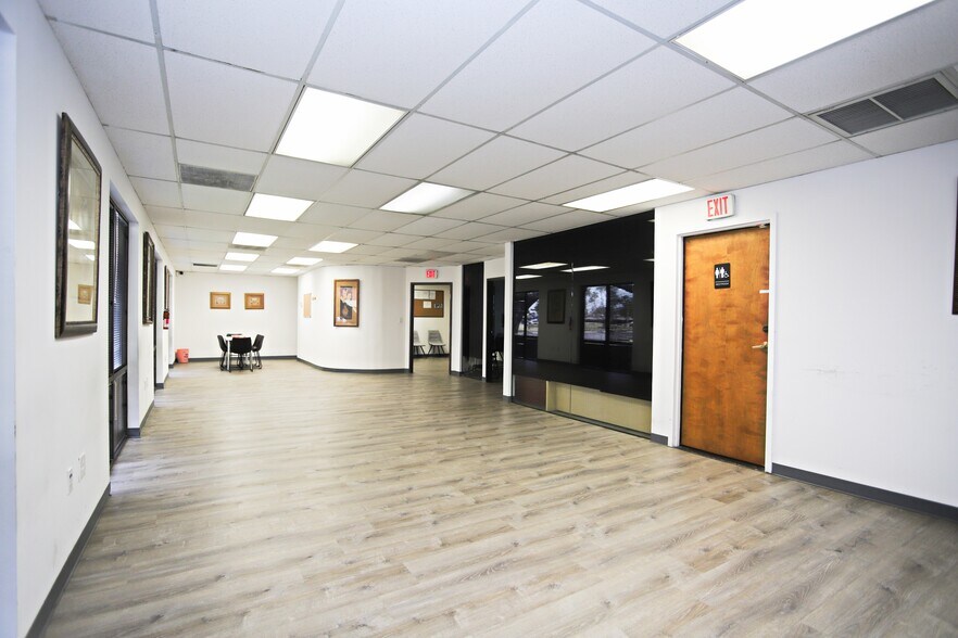 More Photos Of 2222 S Dobson Rd, Mesa Loft Creative Space For Lease