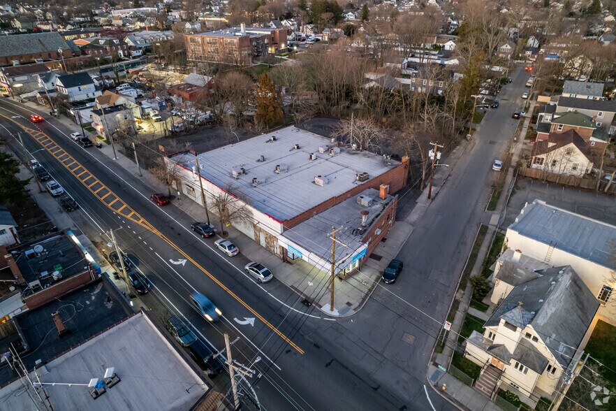 More Photos Of 1500-1540 New York Ave, Huntington Station Office For Sale