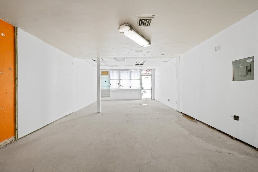 More Photos Of 2461-2471 Pembroke Rd, Hollywood Unknown For Lease