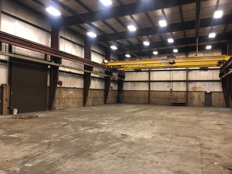 More Photos Of 25485 Brest, Taylor Industrial For Lease