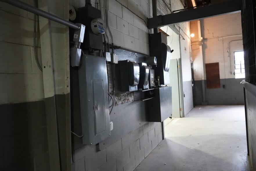 More Photos Of 3812 Bennington Ave, Kansas City Industrial For Sale