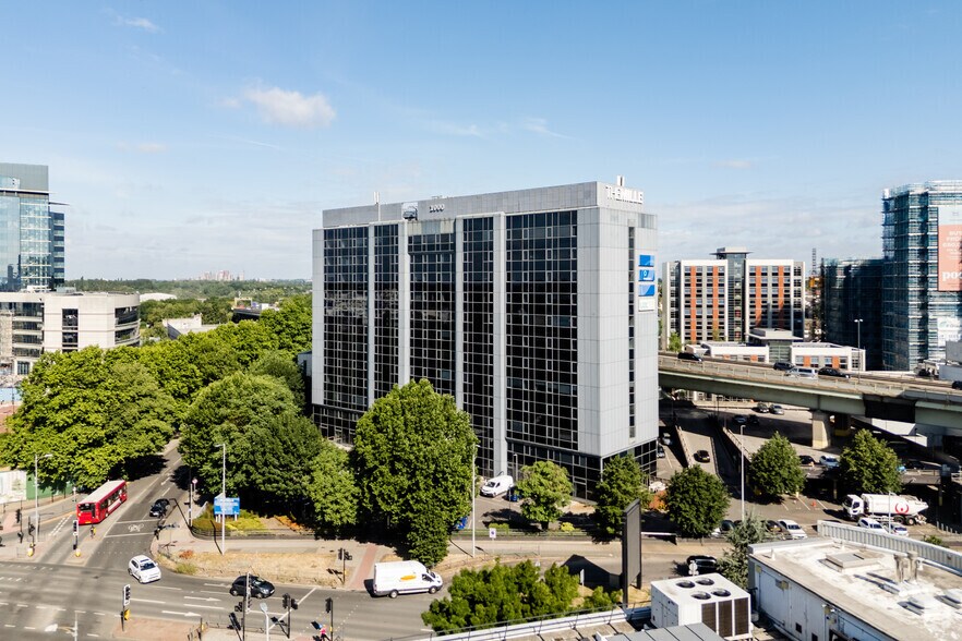 More Photos Of 1000 Great West Rd, Brentford Coworking Space