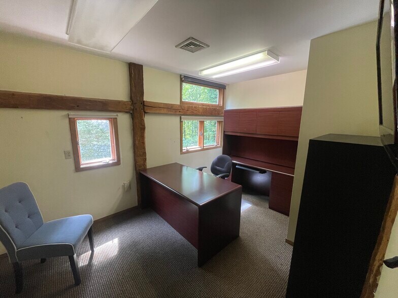 More Photos Of 167 Baxter Rd, Storrs Mansfield Office For Sale