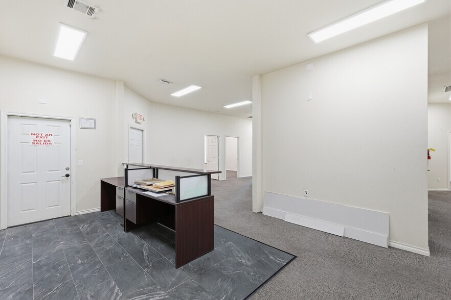 More Photos Of 105 Kathryn Dr, Lewisville Office For Lease