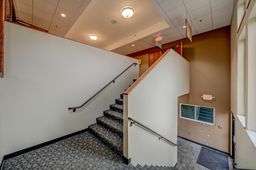 More Photos Of 2730 Crossbridge Rd, Lincoln Religious Facility For Sale