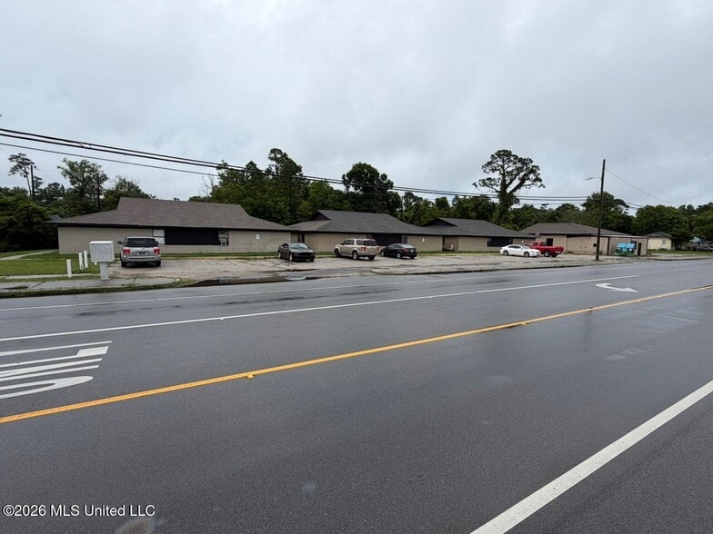 More Photos Of 5420 28th St, Gulfport Apartments For Sale