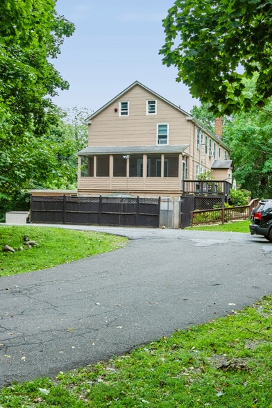 More Photos Of 1621 Harrison Ave, Mamaroneck Storefront Retail Residential For Sale