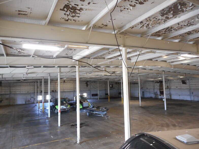 More Photos Of 5257 US ROUTE 22, Washington Court House Distribution For Sale