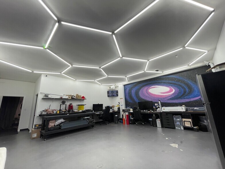 More Photos Of 1610 W Magnolia Blvd, Burbank Storefront For Sale