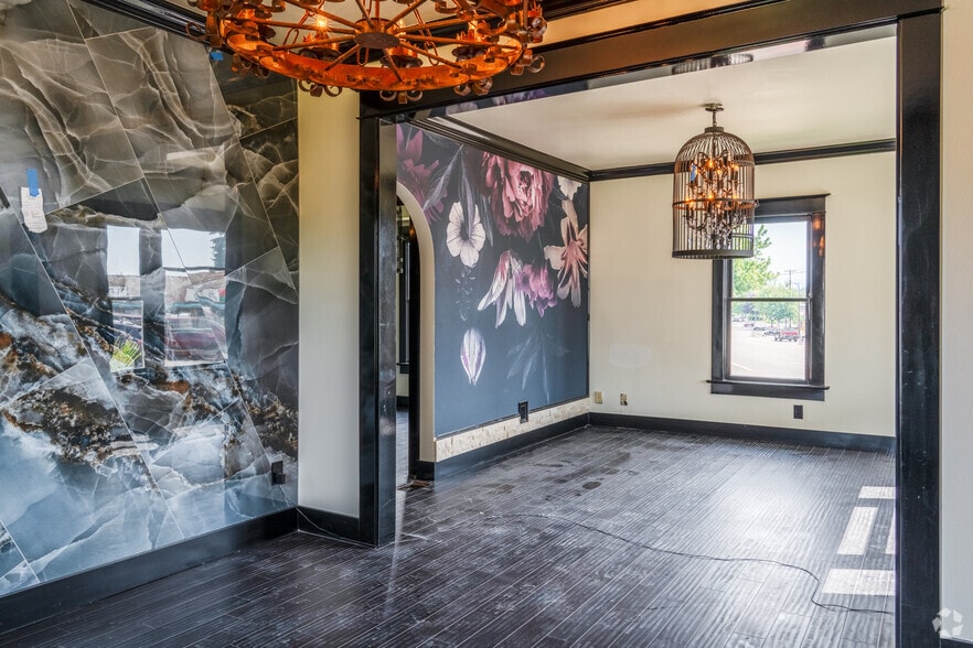 More Photos Of 10910 NE Fourth Plain Blvd, Vancouver Office For Lease