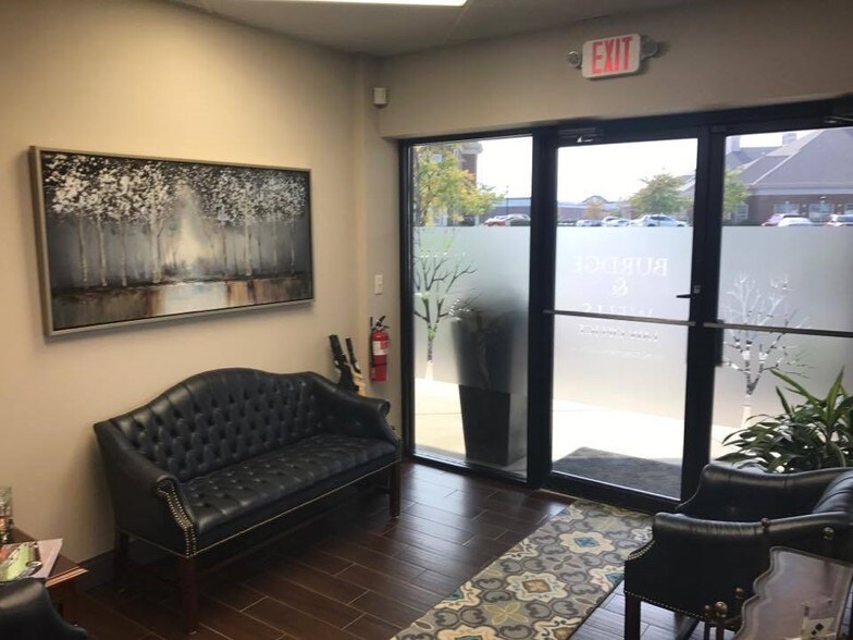 More Photos Of 8050-8070 Washington Village Dr, Dayton Flex For Lease