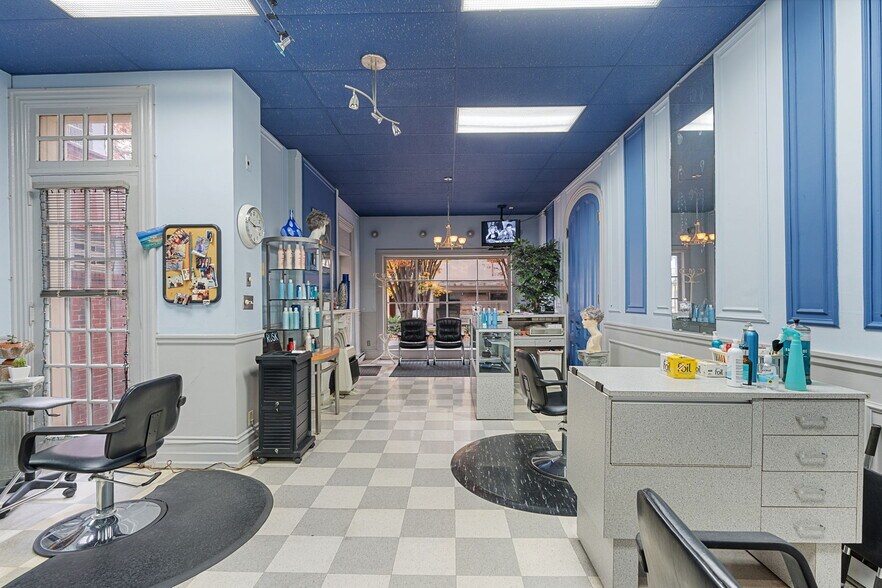 More Photos Of 962 W Hamilton St, Allentown Storefront Retail Residential For Lease