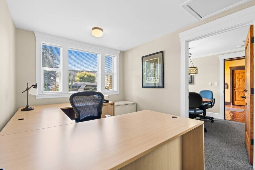 More Photos Of 5666 Telegraph Ave, Oakland Office For Lease