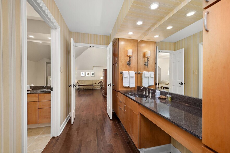 More Photos Of 1442 Coraopolis Heights Rd, Moon Township Hospitality For Sale