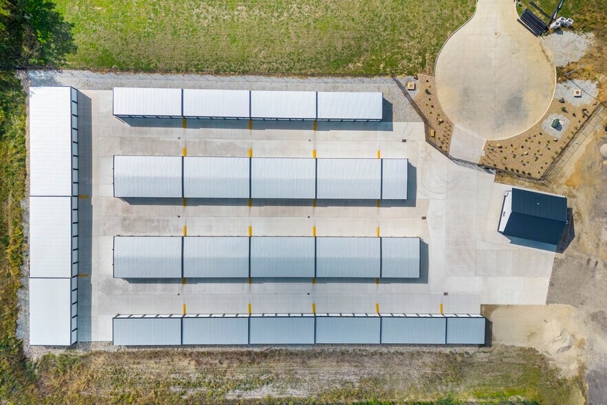 More Photos Of 3556 Marnie Ave, Waterloo Self Storage For Sale