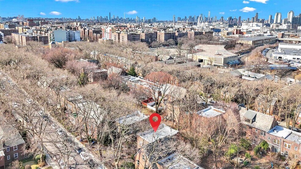 More Photos Of 3930 45th St, Sunnyside Apartments For Sale