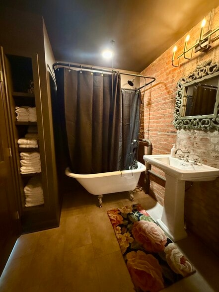 More Photos Of 205 W Galena Blvd, Aurora Storefront Retail Residential For Sale