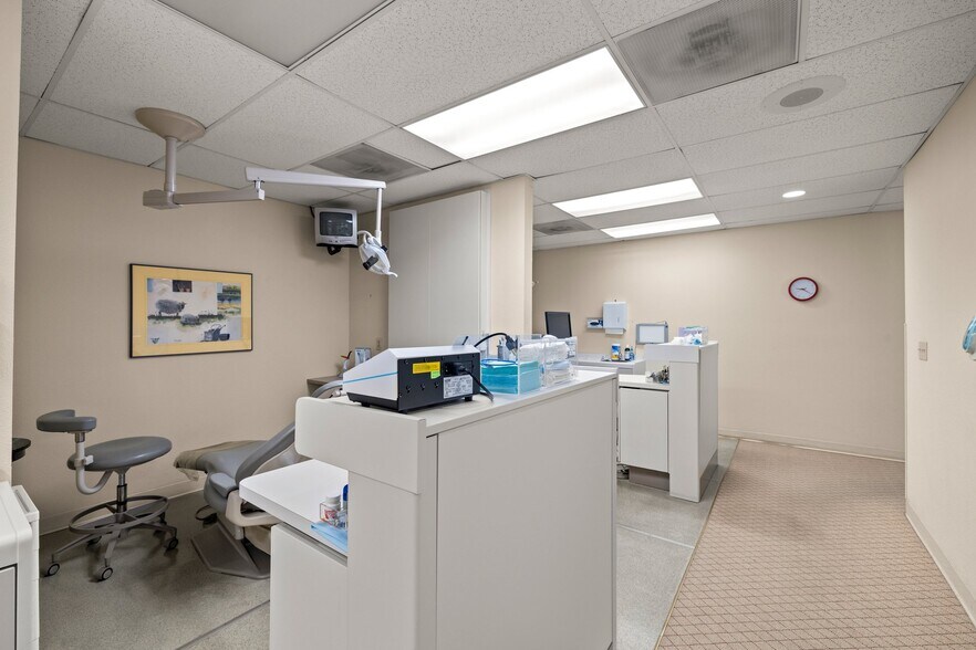 More Photos Of 4400 SW 110th Ave, Beaverton Medical For Sale