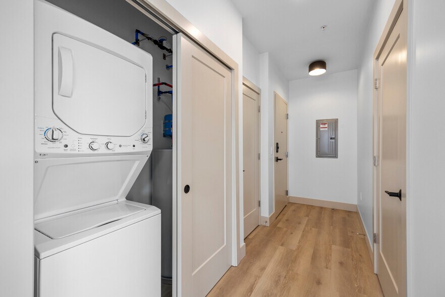 More Photos Of 27 S Squirrel Rd, Auburn Hills Coworking Space